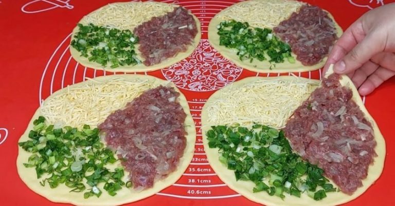 Пирошки со месо и сирење во рерна