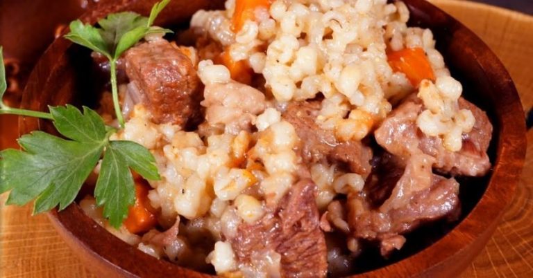 Топена јачменова каша со месо