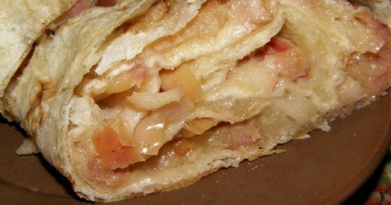 Штрудла со лаваш и јаболка