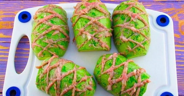 Тиквички со мелено месо