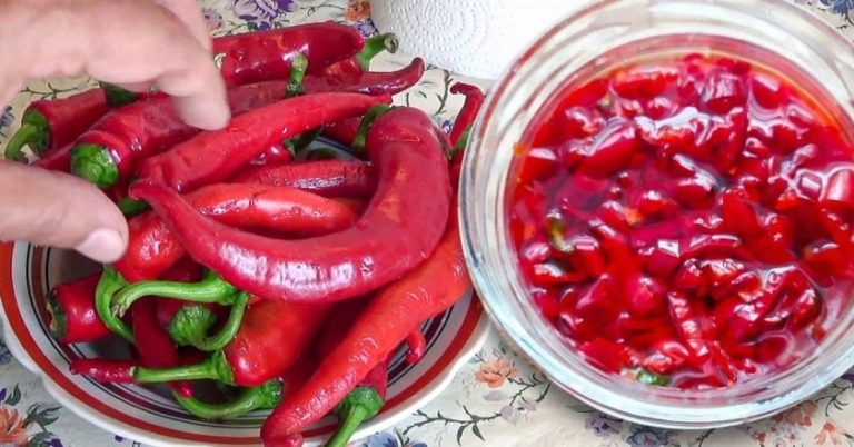 Маринирани лути пиперки за зима